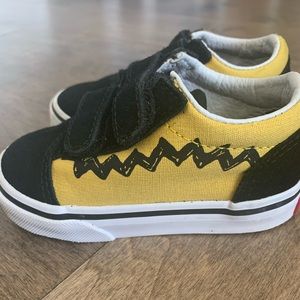 Peanuts collection Charlie Brown Vans